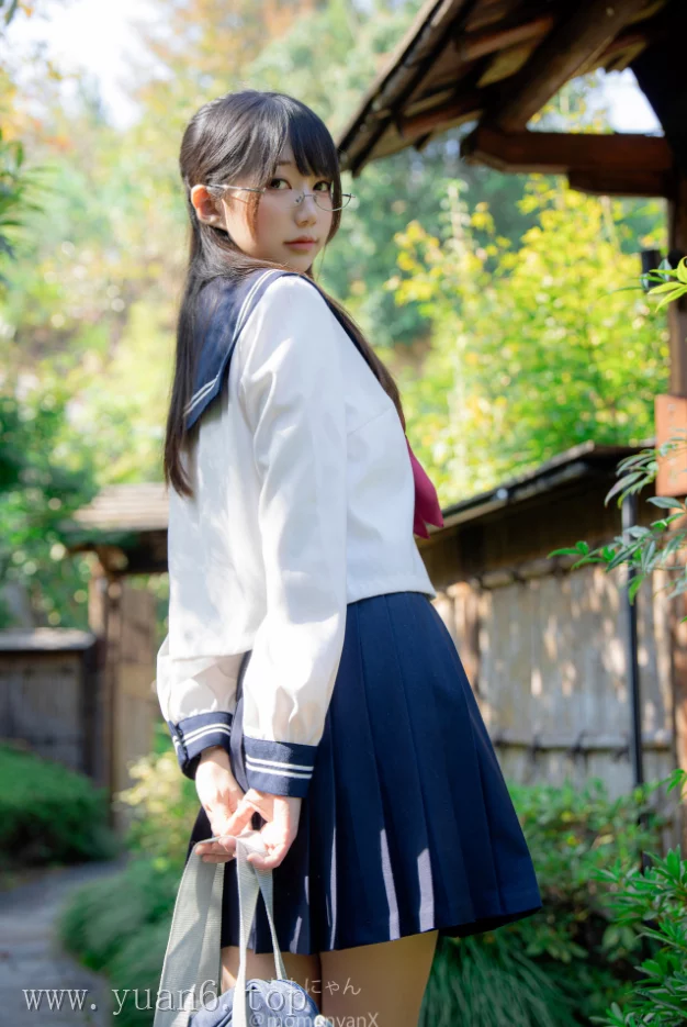 美图欣赏丨Coser_Nagisa魔物喵:NO.070-真面目な委員長[89P-629.2M]