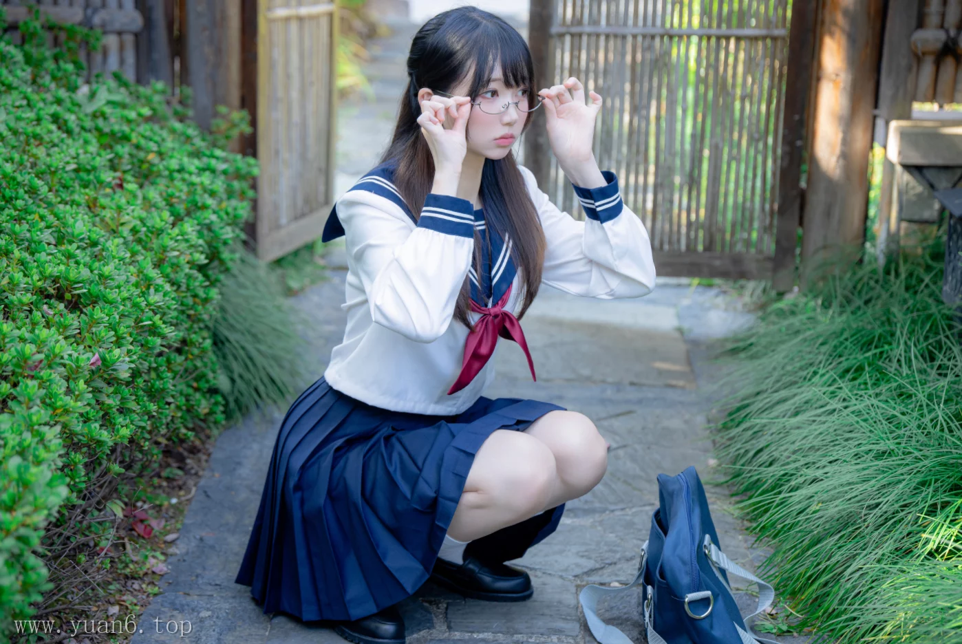 美图欣赏丨Coser_Nagisa魔物喵:NO.070-真面目な委員長[89P-629.2M]