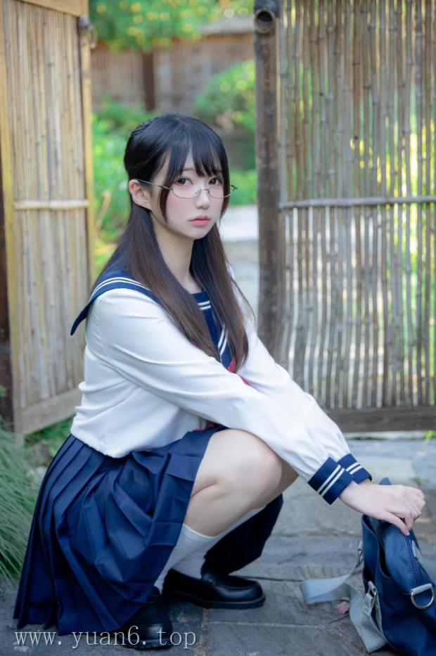 美图欣赏丨Coser_Nagisa魔物喵:NO.070-真面目な委員長[89P-629.2M]