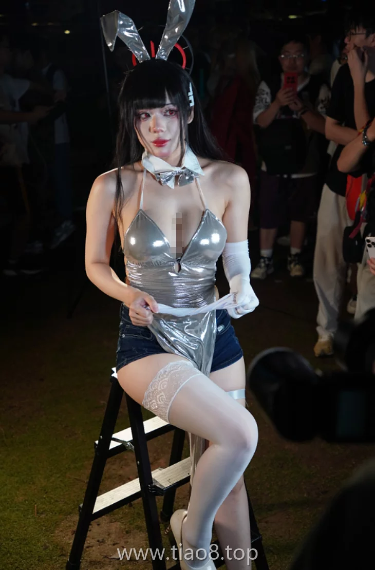 美图欣赏丨Coser阿九从不咕咕(九言):NO.104-萤火虫漫展场照[105P-3V-1.43G]