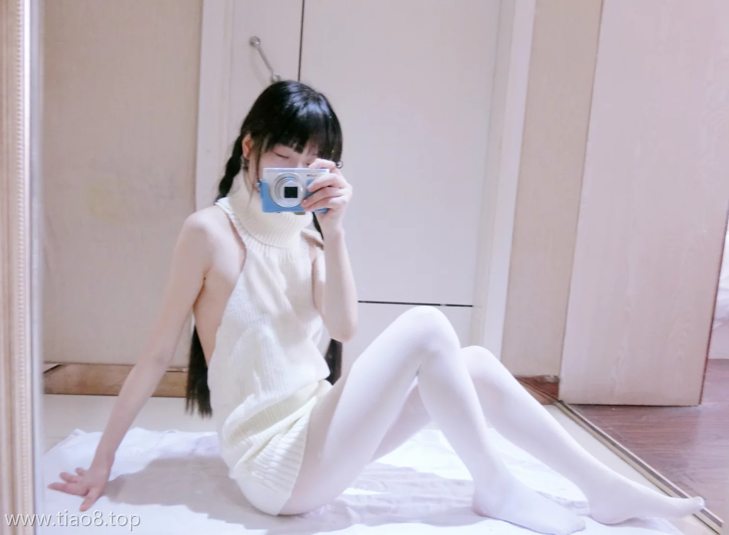 美图欣赏丨Coser西尔酱:NO.020- 露背毛衣[77P-572MB]