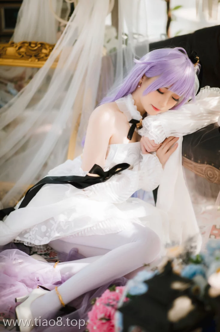 Coser焖焖碳演绎独角兽婚纱cos,25张169.5M视觉盛宴