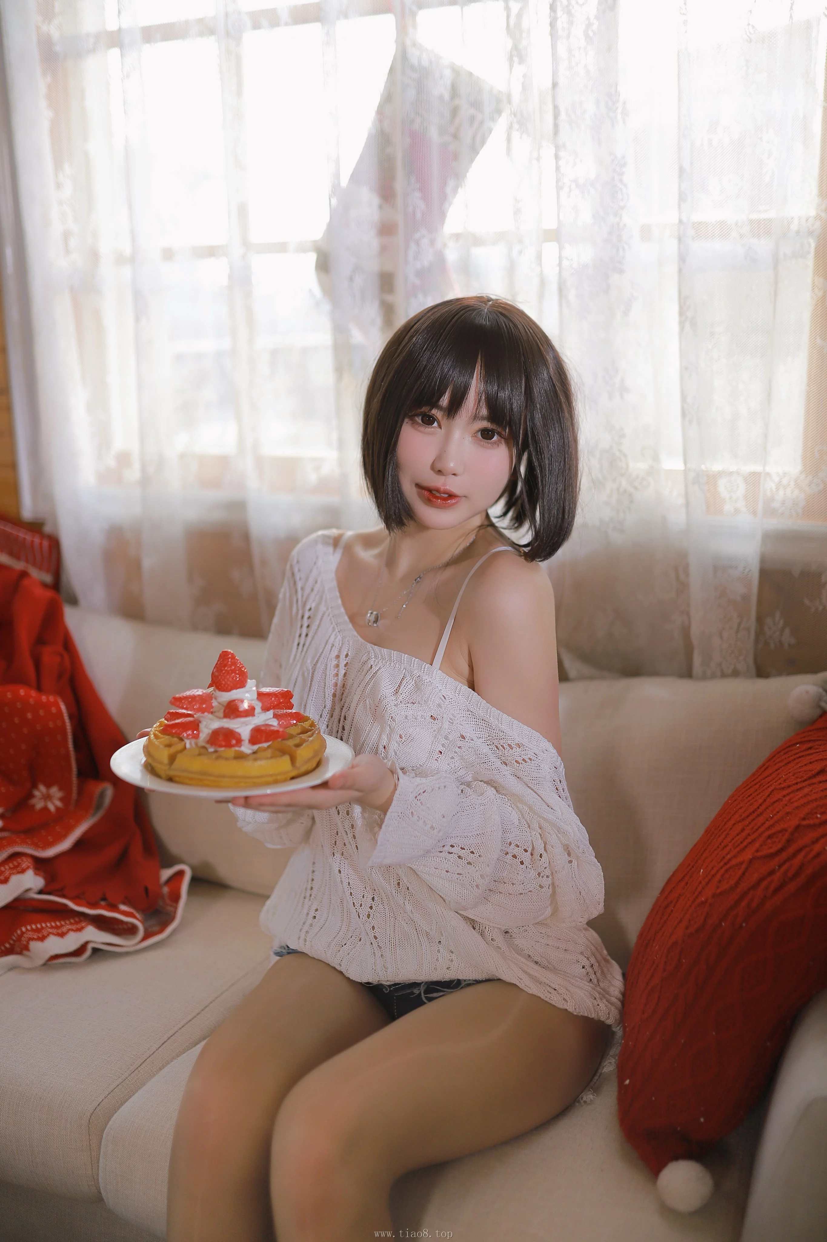 美图欣赏丨Coser_Tina很妖孽呀:NO.012-温柔短发妹妹[52P+1V-1.17G]