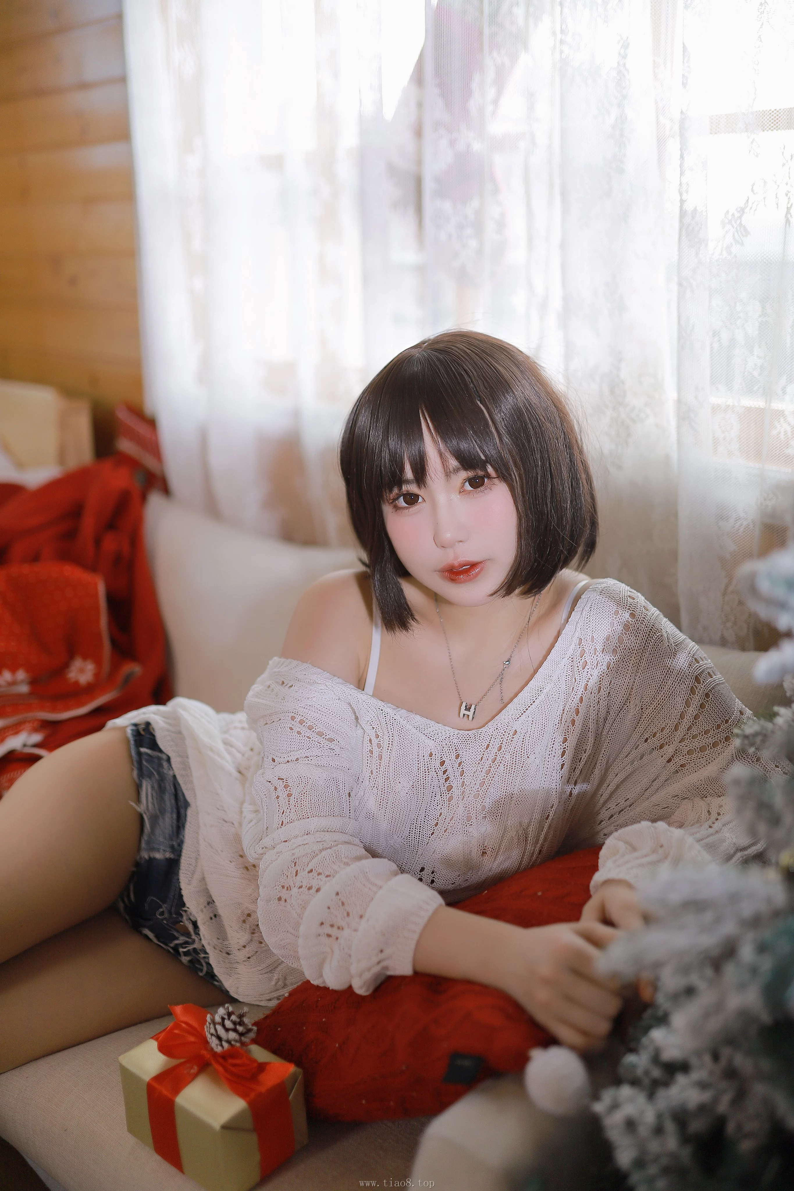 美图欣赏丨Coser_Tina很妖孽呀:NO.012-温柔短发妹妹[52P+1V-1.17G]