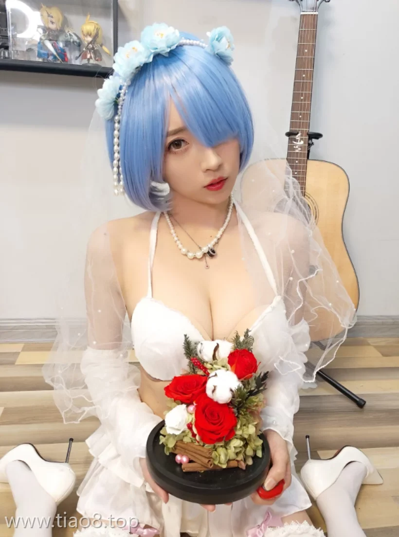 美图欣赏丨Coser小巫女露娜:NO.006-雷姆婚纱[29P-155MB]