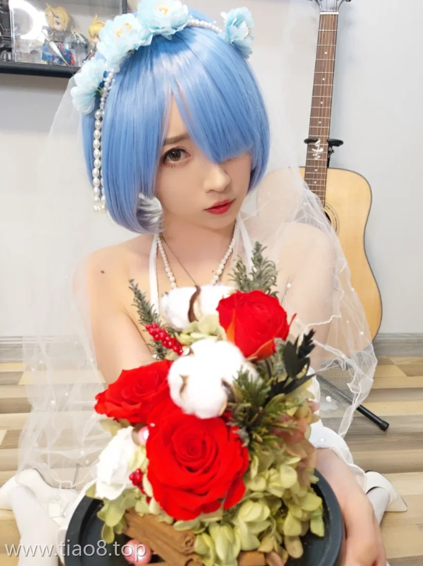 美图欣赏丨Coser小巫女露娜:NO.006-雷姆婚纱[29P-155MB]