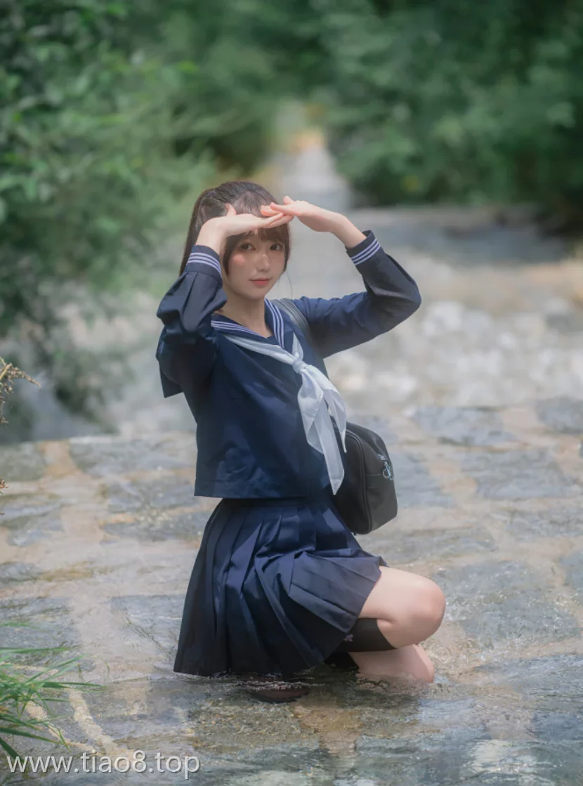 美图欣赏丨Coser_Nagesa魔物喵:NO.066-川で水遊び[110P-312.8M]