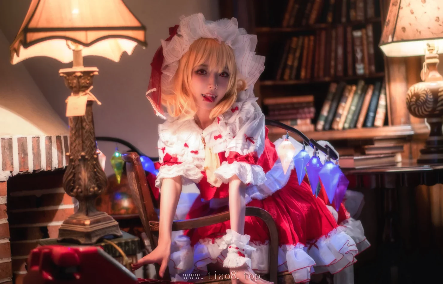 美图欣赏丨Coser阿包也是兔娘:NO.008-芙兰朵露[14P-299MB]