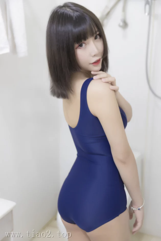 美图欣赏丨Coser抱走莫子aa:NO.011-死库水[48P-454.3M]