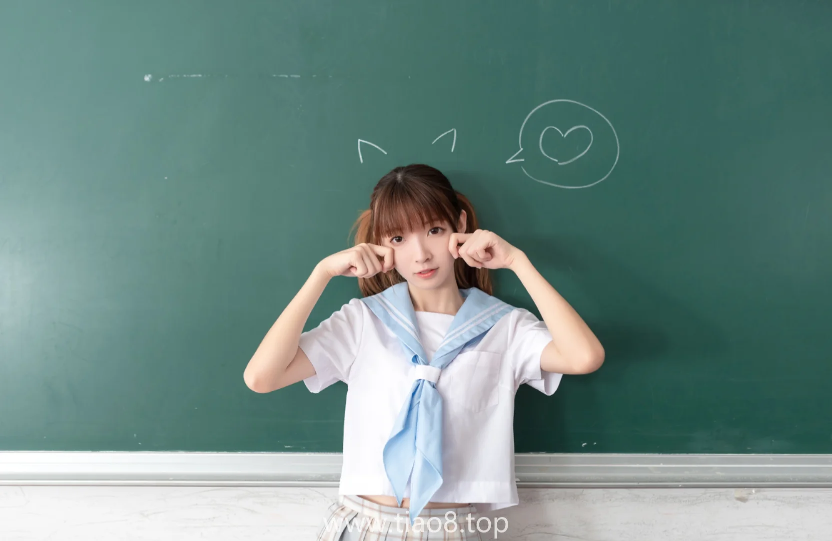 美图欣赏丨Coser祖木子:NO.006-不要躺在课桌上[48P-39MB]