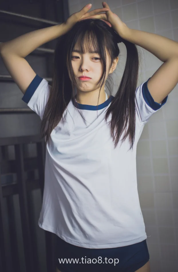 小野妹子wNO.047运动服·悲cosplay美图,这份"丧"太真实了