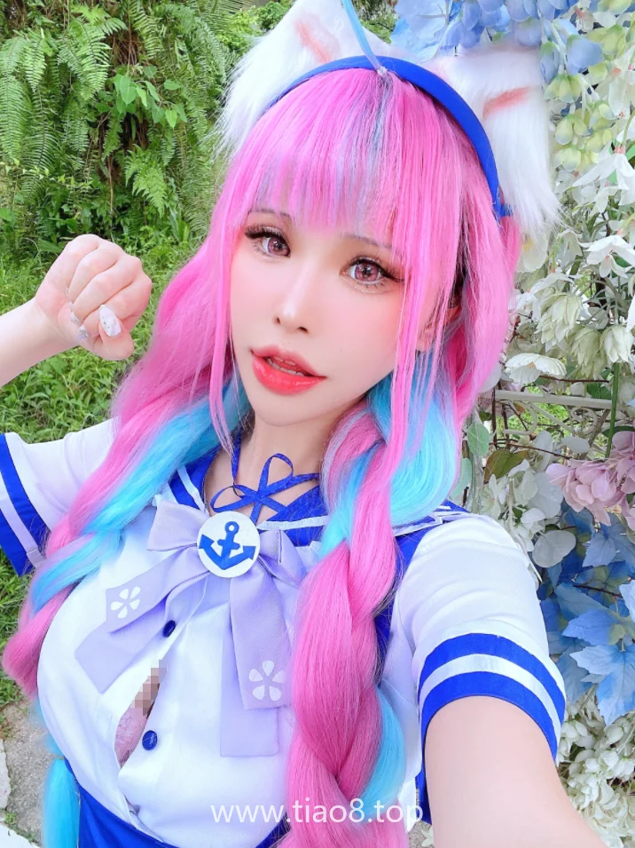 花リリPlant Lily版阿库娅cosplay:把最吵的虚拟主播拍安静了