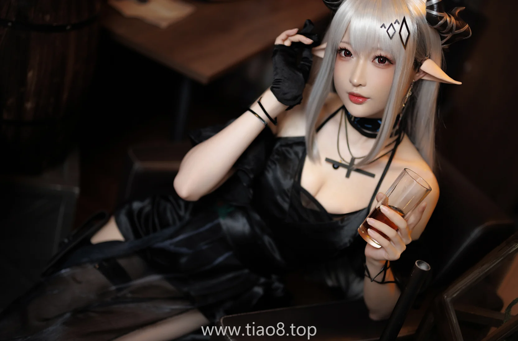 小南宫zzZ094泥岩礼服,第15张图她的眼神变了相关插图3 小南宫zzZ094泥岩礼服,第15张图她的眼神变了