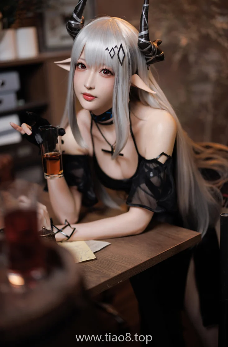 小南宫zzZ094泥岩礼服,第15张图她的眼神变了相关插图4 小南宫zzZ094泥岩礼服,第15张图她的眼神变了