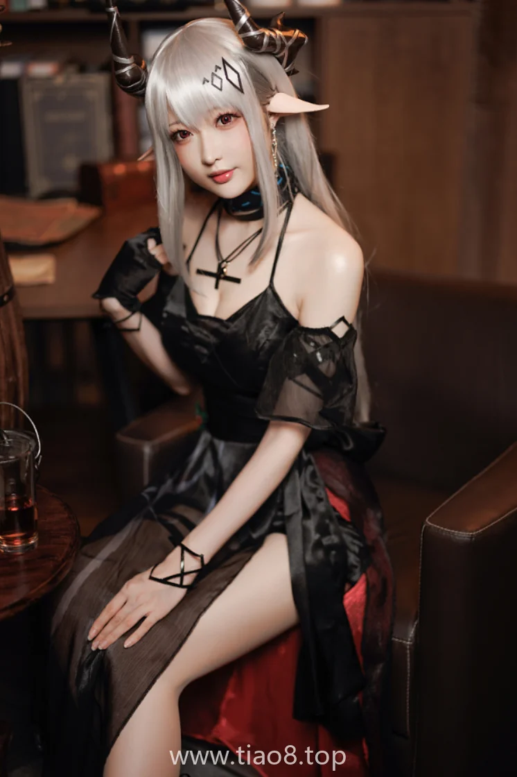 小南宫zzZ094泥岩礼服,第15张图她的眼神变了相关插图2 小南宫zzZ094泥岩礼服,第15张图她的眼神变了