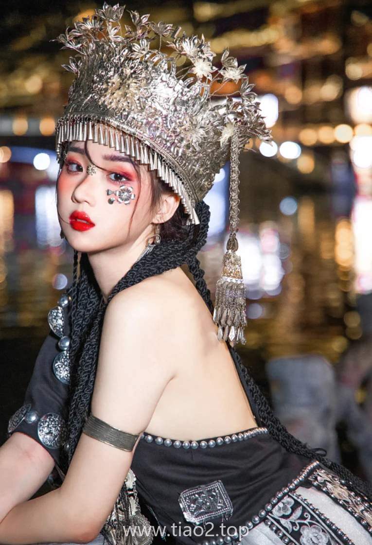 瓦斯塔亚小龙虾NO.015苗疆女子,这硬核美感太对味了相关插图2 瓦斯塔亚小龙虾NO.015苗疆女子,这硬核美感太对味了