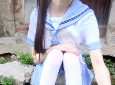 西尔酱NO.045青草水手服cosplay美图,这个绿色有点东西