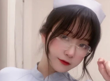 奇行家狗崽009七三蓝护士,耐看的可不止衣服呀