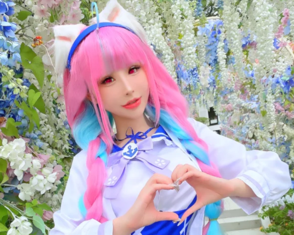花リリPlant Lily版阿库娅cosplay:把最吵的虚拟主播拍安静了