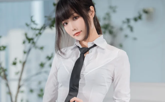 汪知子办公OL,午休时工位上发呆的她真好看~