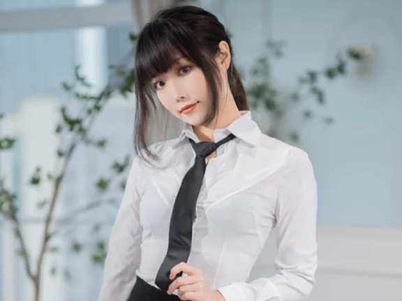 汪知子办公OL,午休时工位上发呆的她真好看~
