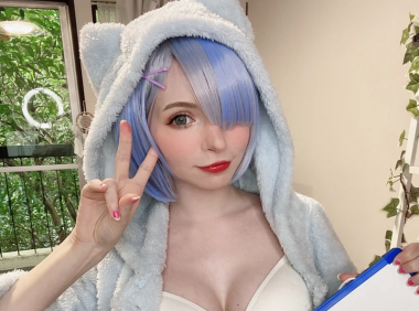 镜像Fansigns还能这么拍?Peach milky这套有点东西