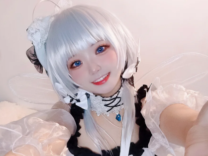 伊喵君_Nya这期小光辉白裙蓝飘带,安安静静拍完19张看着真舒服